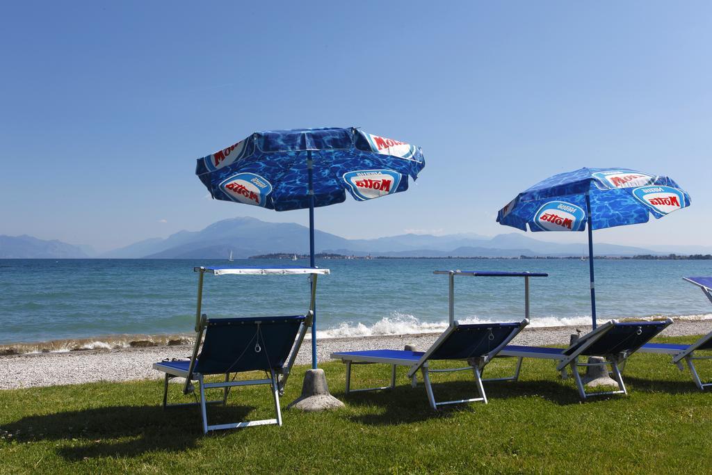 דסנזאנו דל גארדה Residence Spiaggia D'Oro מראה חיצוני תמונה